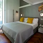 Elegant Apartment At Chiaia By Wonderful Italy